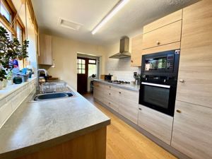 Kitchen- click for photo gallery